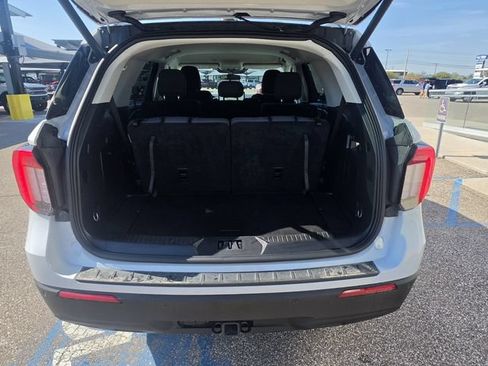 Used 2025 Ford Explorer Active AWD/4WD image 9