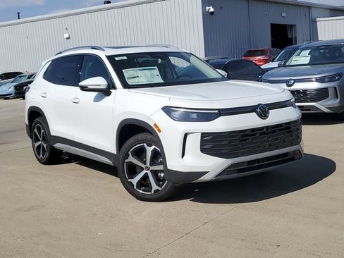 New 2026 Volkswagen Tiguan SE AWD/4WD image 33