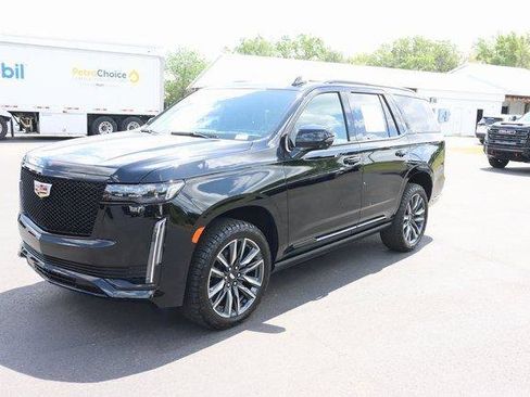 Used 2024 Cadillac Escalade Sport Platinum image 3