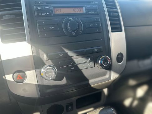 Used 2012 Nissan Frontier SV image 17