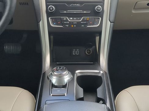 Used 2019 Ford Fusion SEL FWD image 16