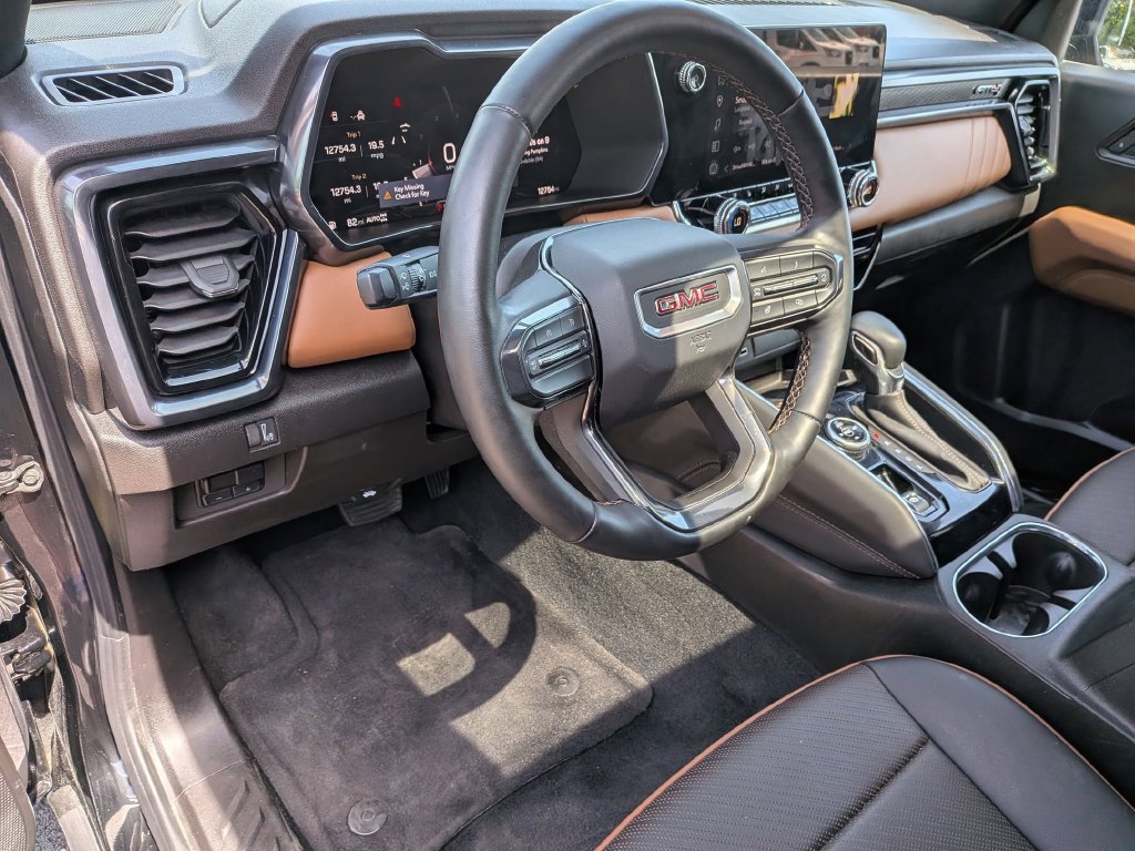 Used 2025 GMC Canyon AT4 w/ Technology Plus Package AWD/4WD image 12