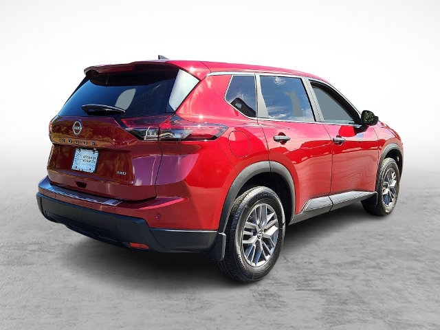 Used 2024 Nissan Rogue S AWD/4WD image 6