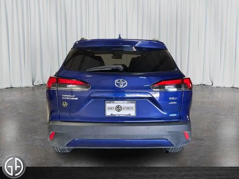 Used 2023 Toyota Corolla Cross XLE image 6