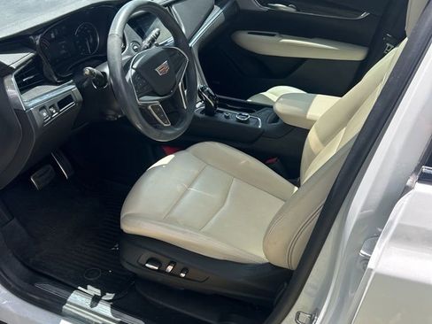 Used 2023 Cadillac XT5 Sportv AWD/4WD image 2