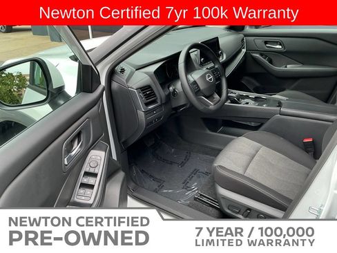 Used 2026 Nissan Rogue SV w/ Cold Weather Package FWD image 8