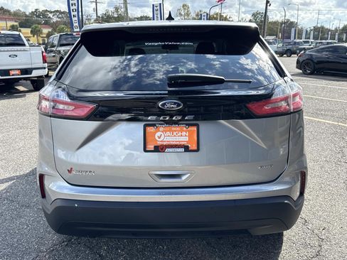 Used 2024 Ford Edge SE image 5