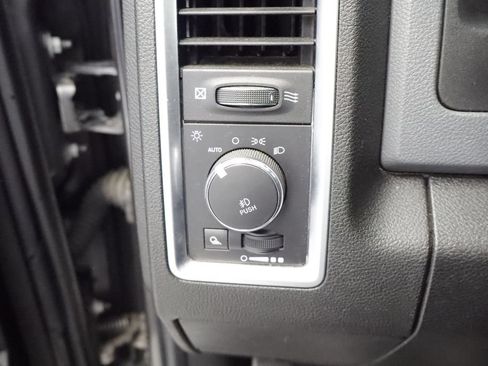Certified 2019 RAM 1500 Warlock AWD/4WD image 25