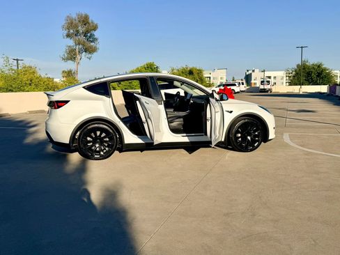 Used 2020 Tesla Model Y Long Range AWD/4WD image 51