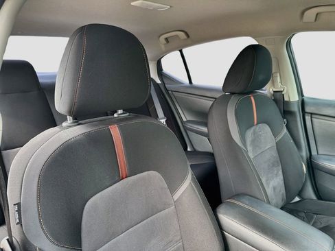 Used 2022 Nissan Sentra SR w/ Lighting Package FWD image 21