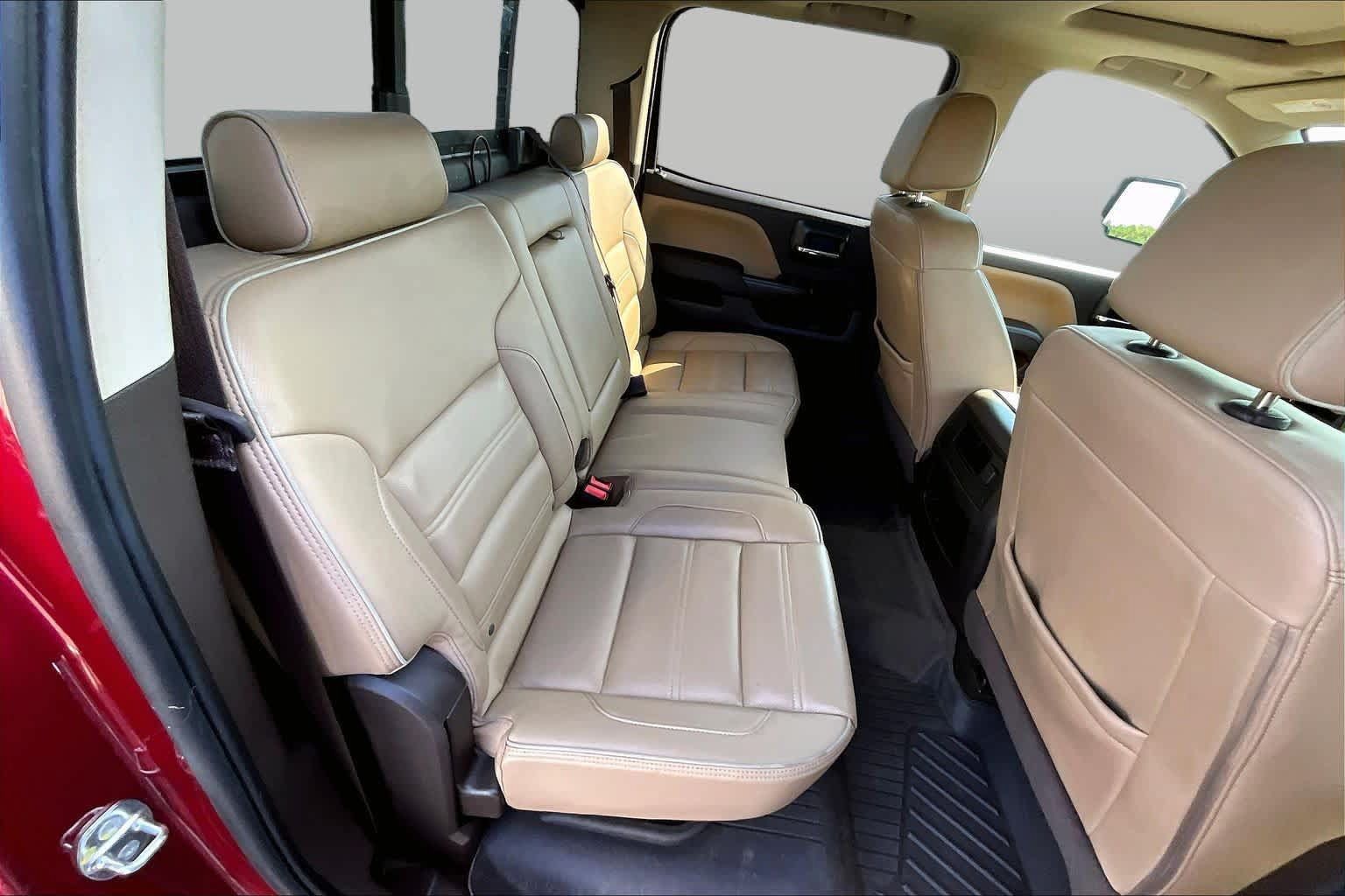 Used 2018 GMC Sierra 2500 Denali w/ Duramax Plus Package AWD/4WD image 17
