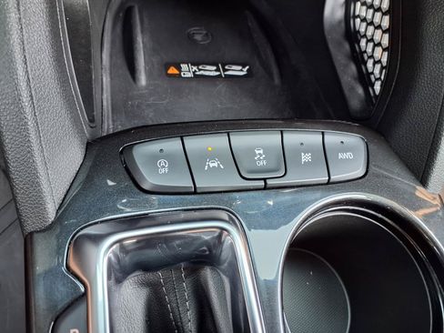 Used 2024 Chevrolet TrailBlazer LT w/ Convenience Package AWD/4WD image 11