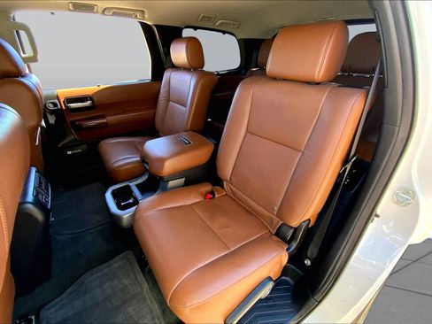 Used 2017 Toyota Sequoia Platinum RWD image 21