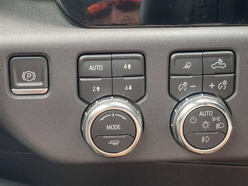 Certified 2023 GMC Sierra 1500 SLT w/ SLT Convenience Package AWD/4WD image 25