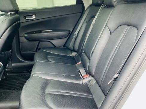 Used 2017 Kia Optima EX w/ Premium Package image 11