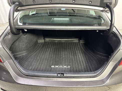 Used 2023 Toyota Camry SE image 29