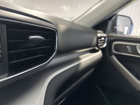 Used 2021 Ford Explorer XLT w/ Equipment Group 202A image 37