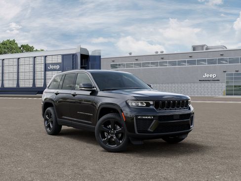 New 2026 Jeep Grand Cherokee Limited w/ Limited Altitude Package AWD/4WD image 17