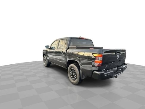 Used 2024 Nissan Frontier SV image 6