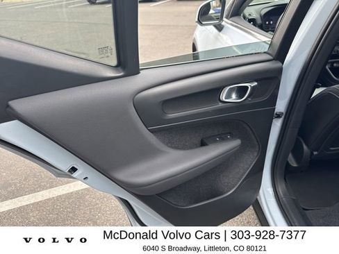 Used 2025 Volvo XC40 B5 Core image 13