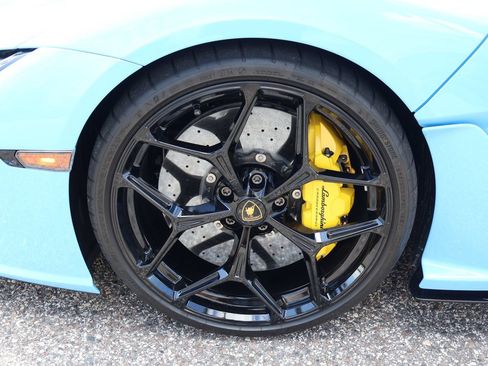 Used 2025 Lamborghini Revuelto AWD/4WD image 10