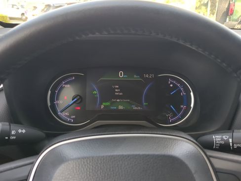 Used 2022 Toyota RAV4 Limited image 27