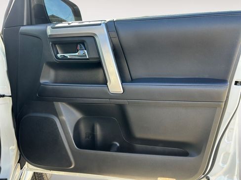 Used 2021 Toyota 4Runner Limited AWD/4WD image 25