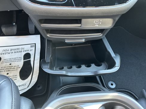 New 2026 Chrysler Pacifica Select w/ S Appearance Package image 44