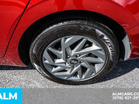 Used 2024 Hyundai Elantra SEL FWD image 16