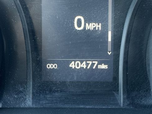 Used 2020 Toyota Camry LE image 23