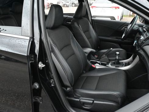 Used 2017 Honda Accord Sport image 21