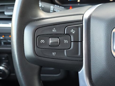 Used 2024 GMC Yukon SLT image 36