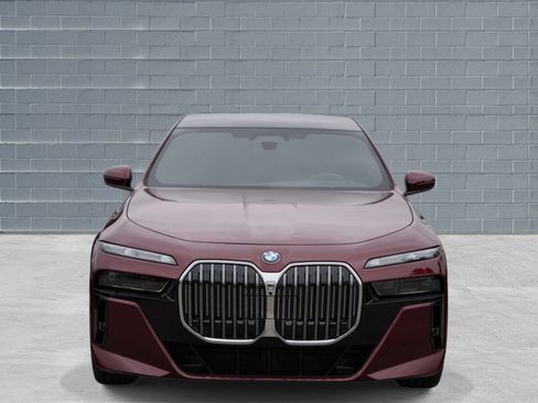 Used 2026 BMW 760i xDrive AWD/4WD image 2