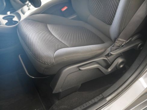 Used 2019 Dodge Journey SE FWD image 27
