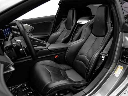 Used 2022 Chevrolet Corvette Stingray Preferred Cpe w/ Z51 Performance Package RWD image 47