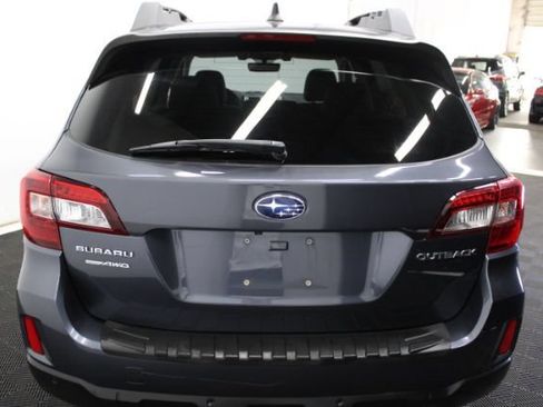 Used 2017 Subaru Outback 2.5i Limited AWD/4WD image 11