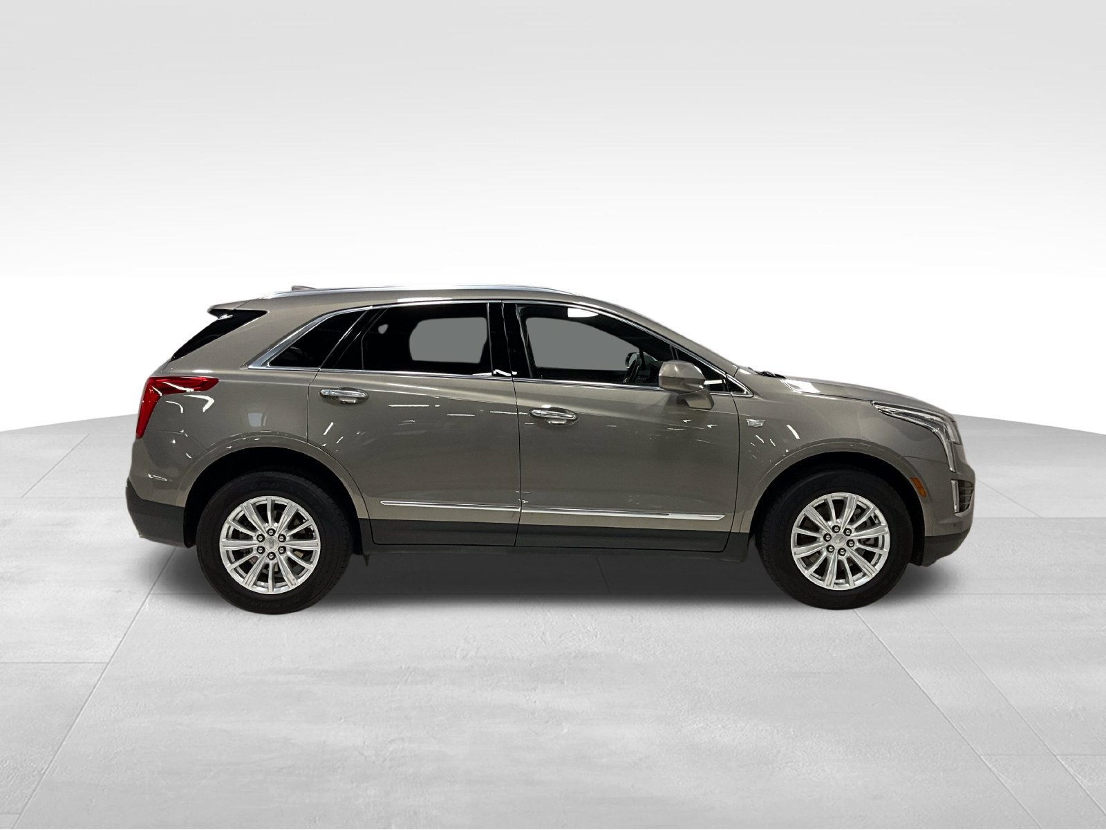 Used 2019 Cadillac XT5 AWD image 4
