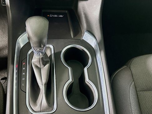 Used 2022 Chevrolet Traverse LT image 24