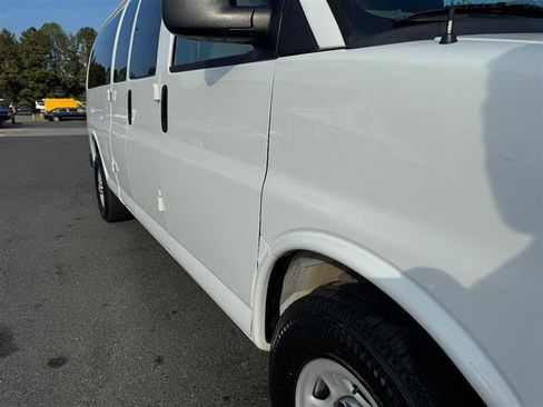 Used 2015 Chevrolet Express 3500 LT w/ LT Preferred Equipment Group image 20