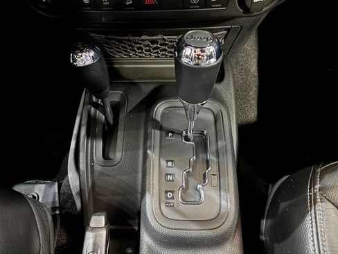 Used 2016 Jeep Wrangler Unlimited Sahara AWD/4WD image 20