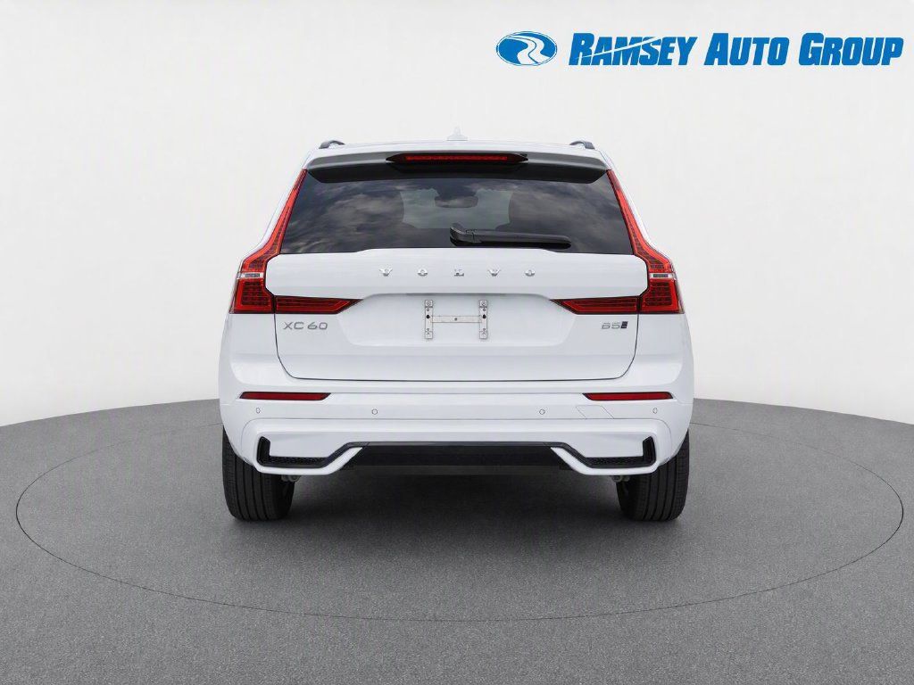 Used 2024 Volvo XC60 B5 Core AWD/4WD image 7