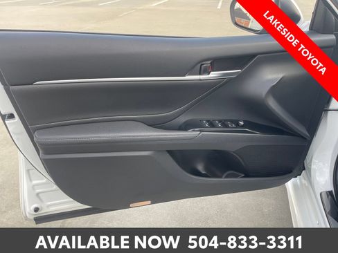Used 2018 Toyota Camry XSE FWD image 22