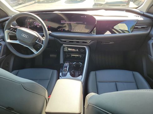 Certified 2025 Audi Q5 2.0T Premium w/ Convenience Package image 3