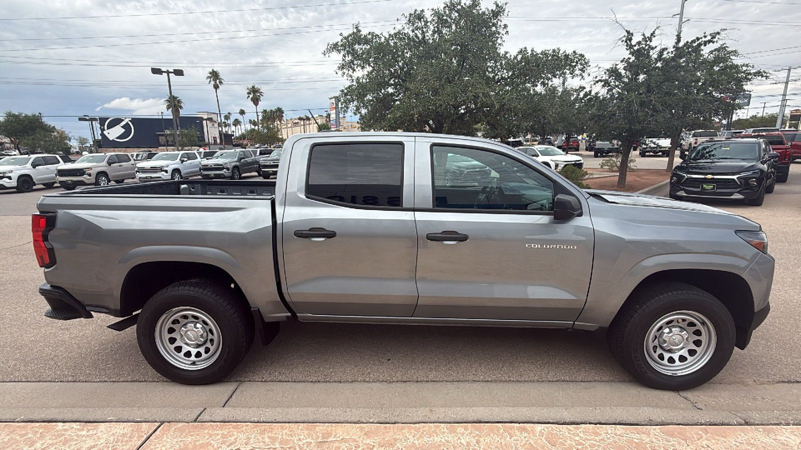 Used 2023 Chevrolet Colorado W/T RWD image 9