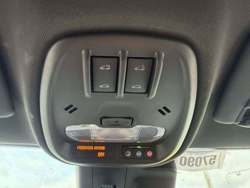 Certified 2024 Chevrolet Trax RS w/ Sunroof Package FWD image 31