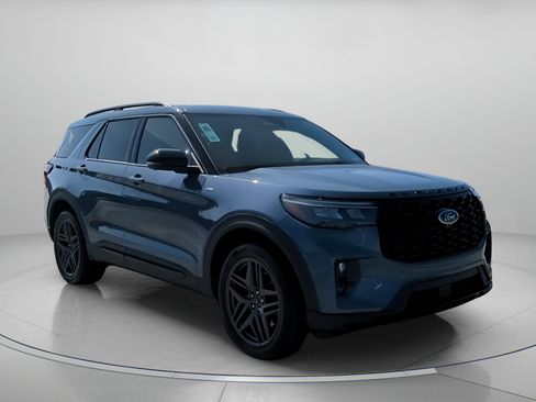 New 2026 Ford Explorer ST-Line image 2