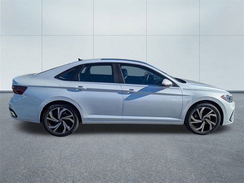 New 2026 Volkswagen Jetta SEL image 2