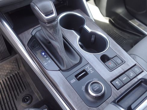 Used 2022 Toyota Highlander Platinum image 18