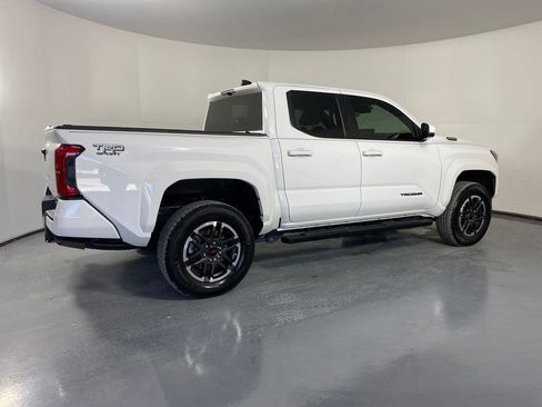 Used 2024 Toyota Tacoma TRD Sport image 6