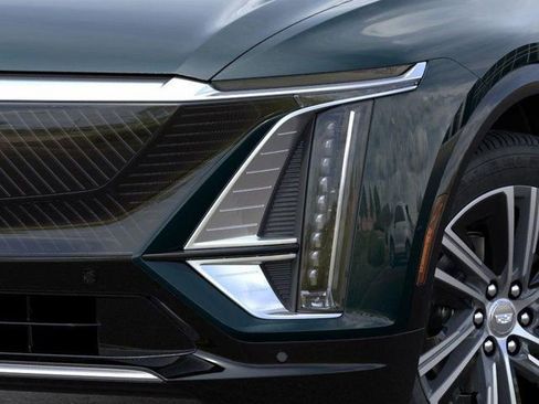 New 2026 Cadillac Lyriq Premium Luxury AWD/4WD image 10